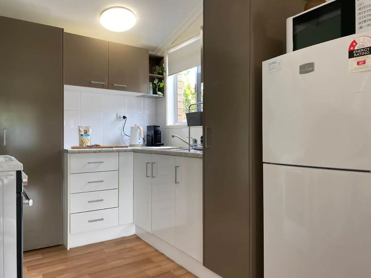 Дом отдыха Private Guesthouse - Pet Friendly - Walk To Beach Buddina