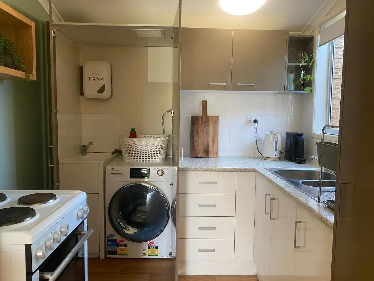 Private Guesthouse - Pet Friendly - Walk To Beach Buddina 0*,  Австралия