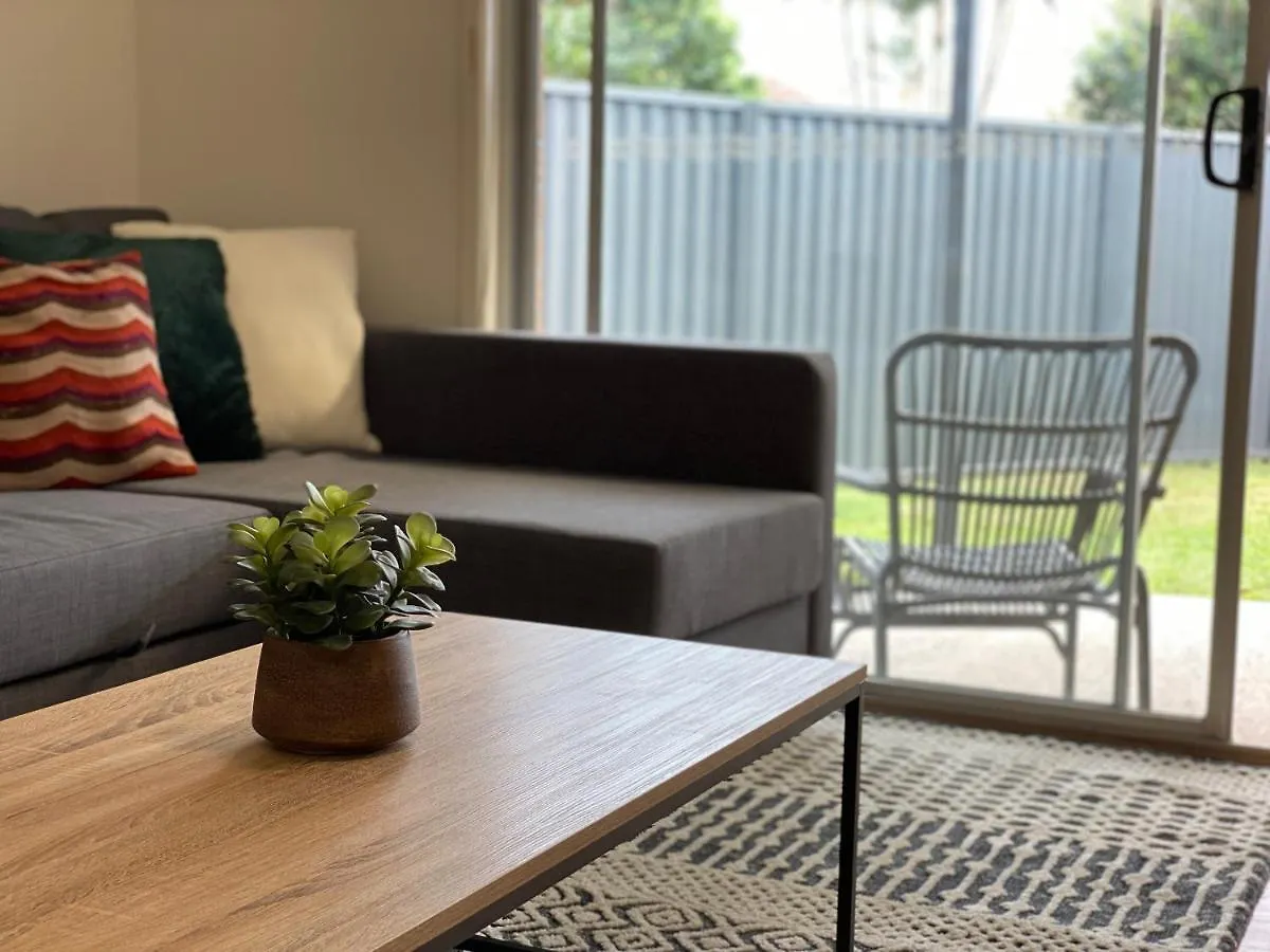 Private Guesthouse - Pet Friendly - Walk To Beach Buddina 0*,