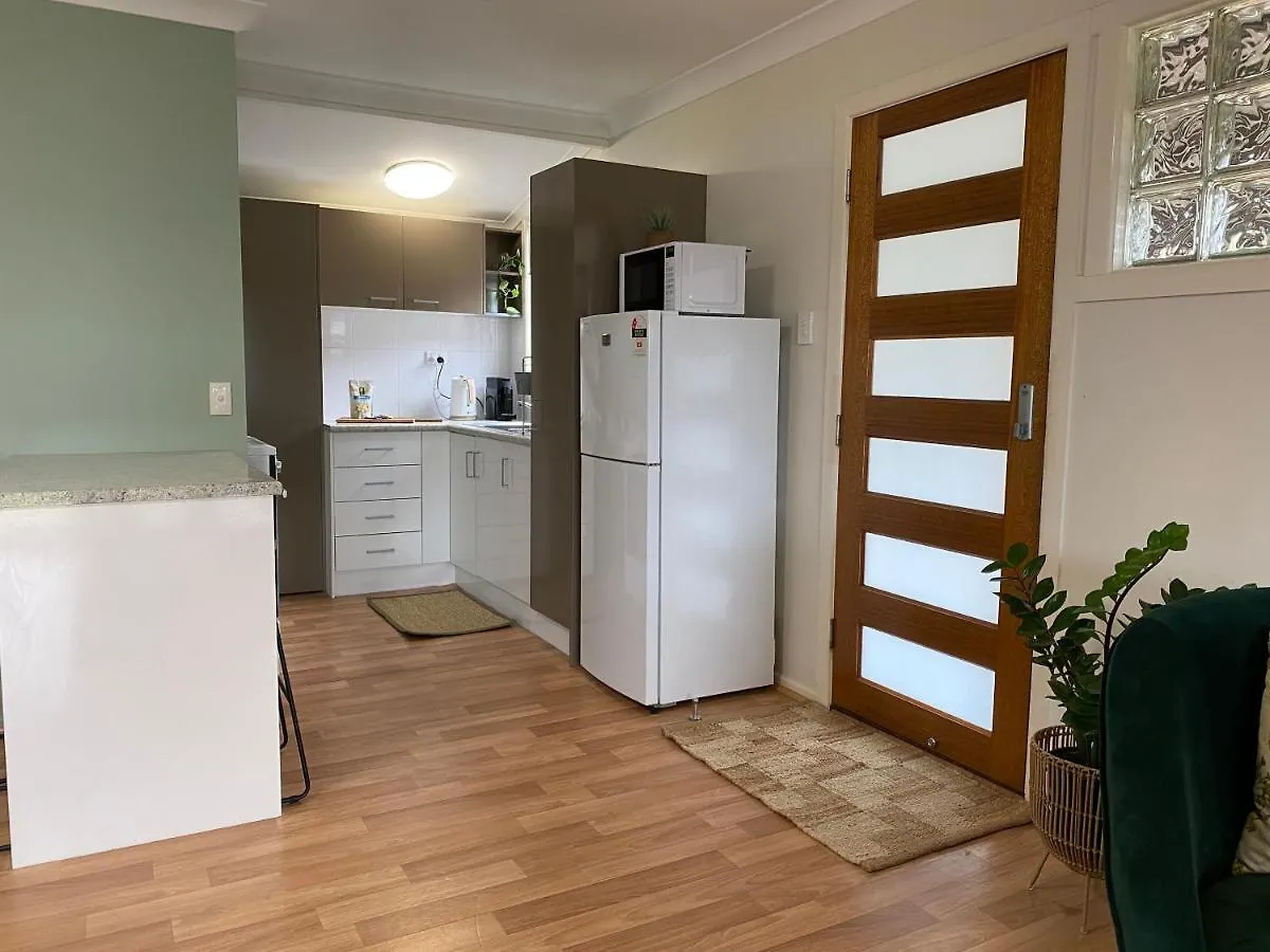 Private Guesthouse - Pet Friendly - Walk To Beach Buddina